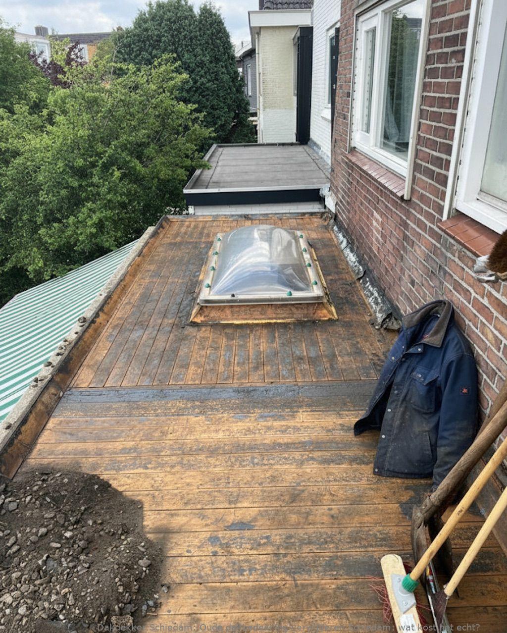 Oude Dakbedekking Verwijderen Schiedam